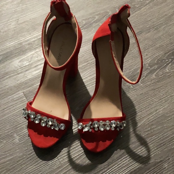 Heels - Picture 2 of 4